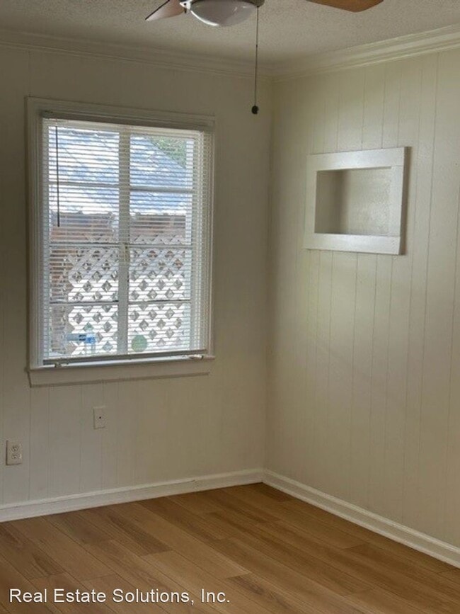 Building Photo - 3 br, 2 bath House - 224 E Northside Dr
