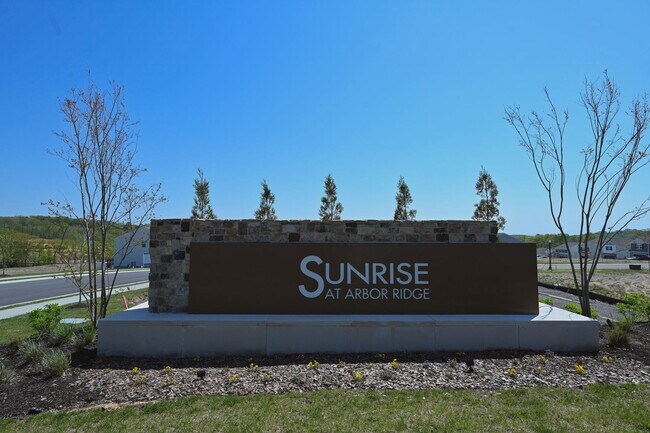 Foto del edificio - **RARE FIND: LIKE NEW, ONE-OWNER, 5-BED, 3-BATH HOME BUILT IN 2025 IN A NEIGHBORHOOD WITH RESORT-...