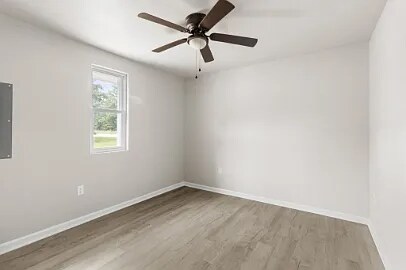Foto del edificio - 1217 Pineview St