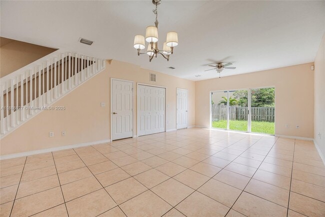 Foto del edificio - 20437 NW 15th Ave