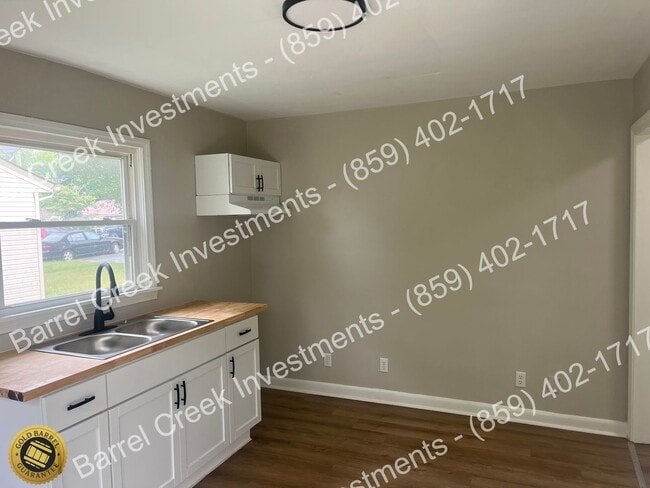 Building Photo - 2-Bed 1-Bath House