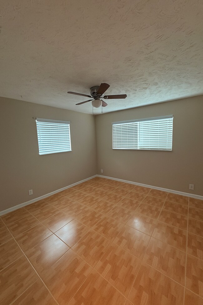 Foto del edificio - 44 W Arch Dr