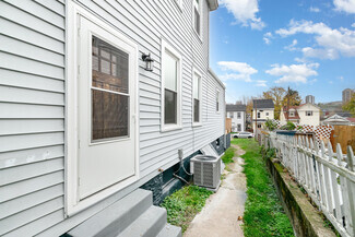 Building Photo - 121 6th Ave