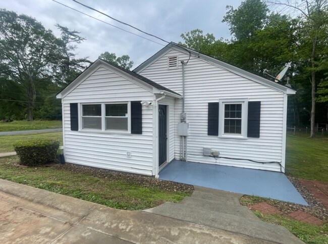 Building Photo - 519 Moore Rd