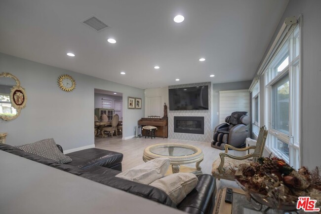 Foto del edificio - 1121 S Wilton Pl