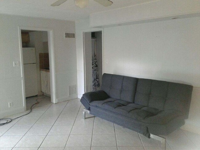 Foto del edificio - 2115 NE 37th St