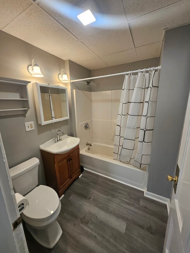 Foto del edificio - 275 Lake Ave