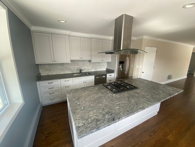 Foto del edificio - 5240 W Belmont Ave