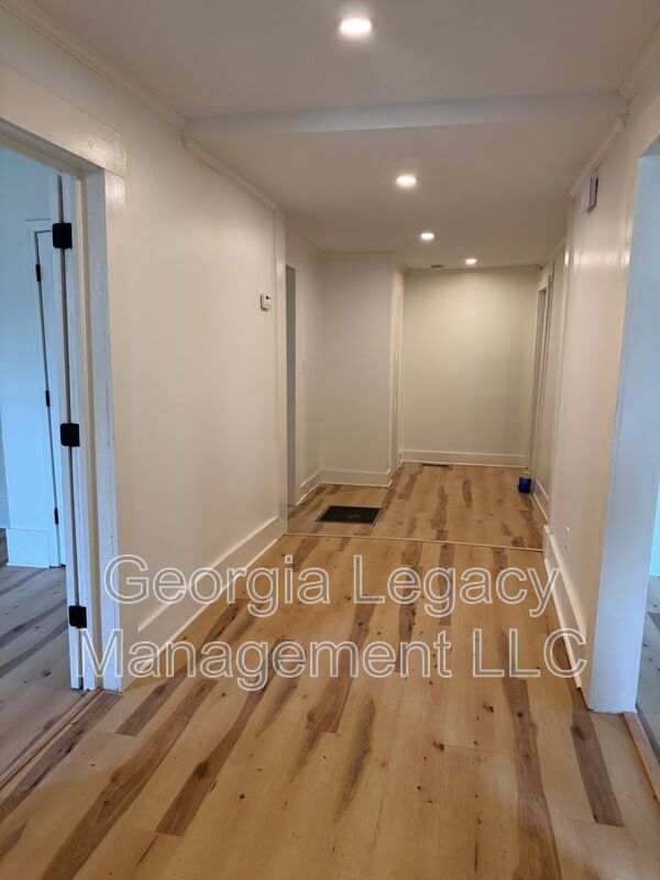 Foto del edificio - 185 S Rocksprings St