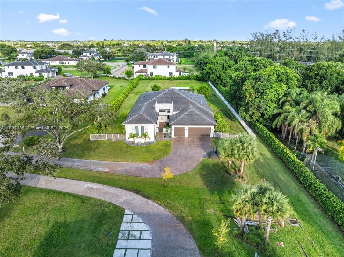 Foto principal - 5000 SW 159th Ave