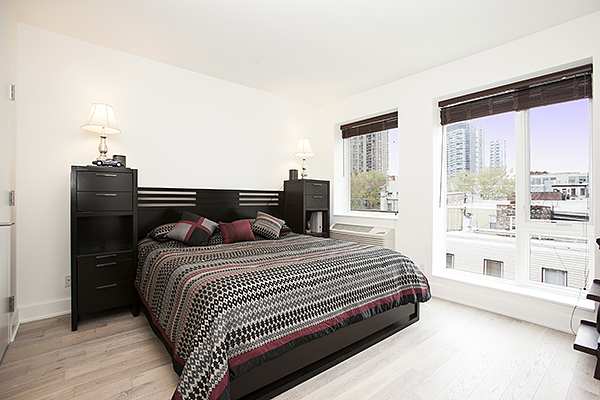 Foto del edificio - 527 W 51st St