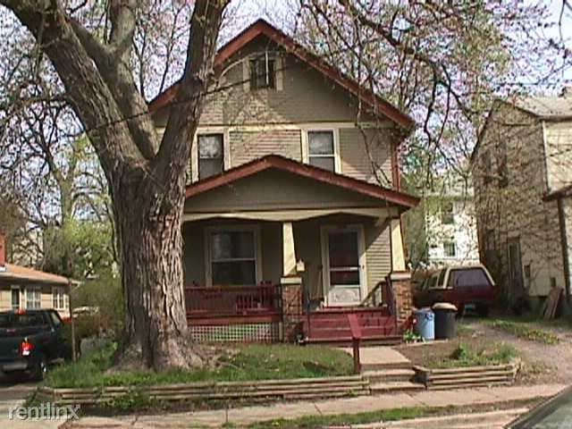 Primary Photo - 5 br, 2 bath House - 323 John St