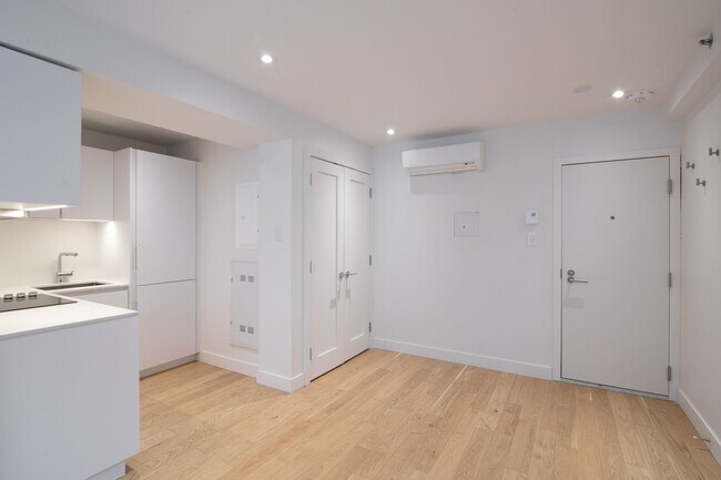 Photo du bâtiment - 25 Av des Pins O