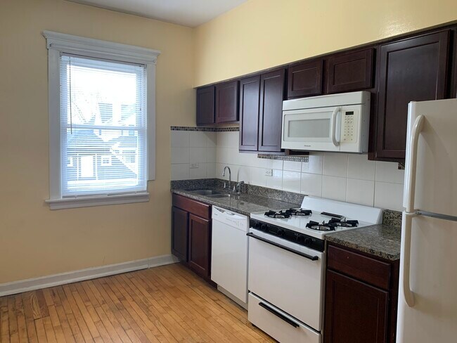 Building Photo - 4132 N Ashland Ave