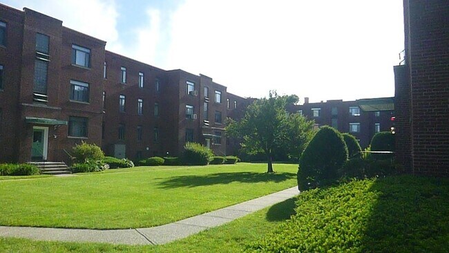 Building Photo - 16 Ashland St