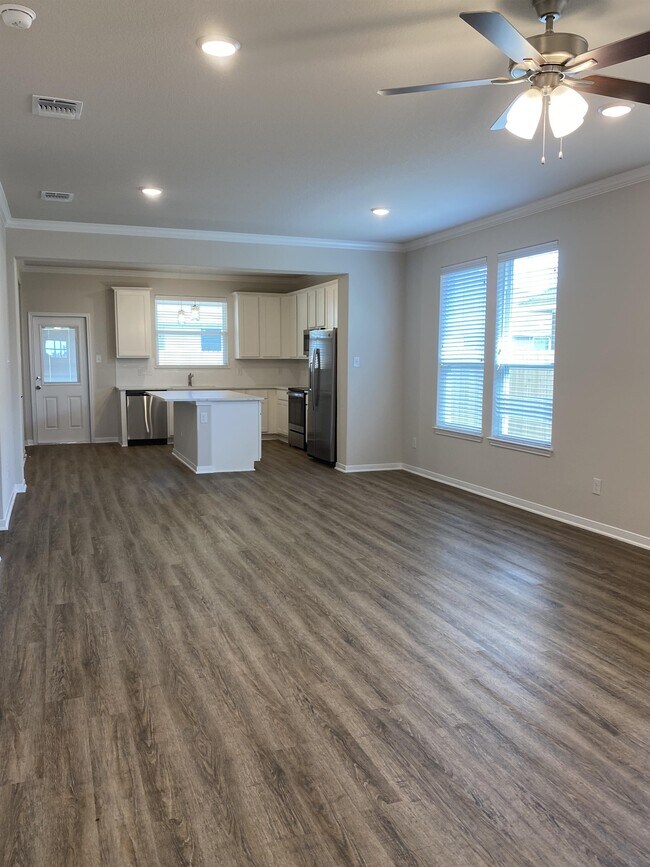 Foto del edificio - 808 Killam Dr