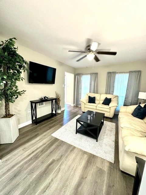 Foto del edificio - 7636 Walnut Wood Dr