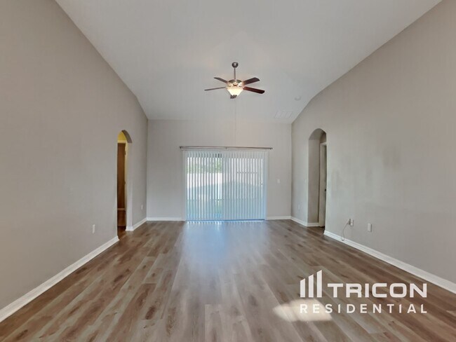 Building Photo - 16668 Myrtle Sand Drive Wimauma FL