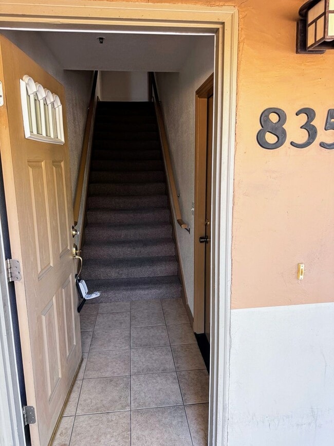 Building Photo - 835 H St