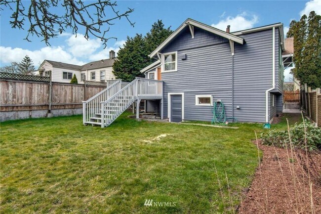 Foto del edificio - 8050 27th Ave NW