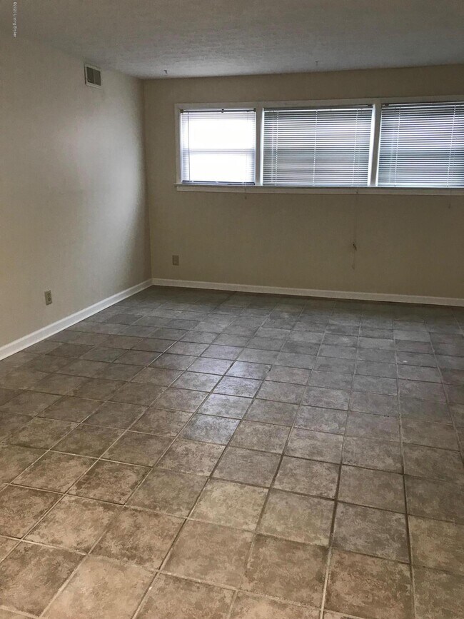 Foto del edificio - 4524 Cordova Rd