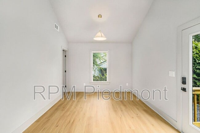 Foto del edificio - 1081 Hill St SE