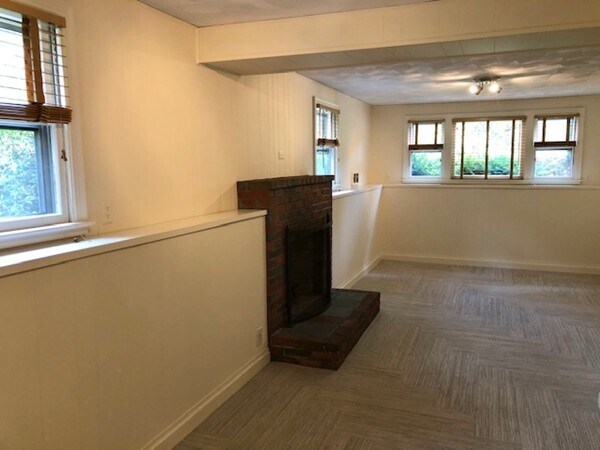 Building Photo - 1 Briarfield Rd