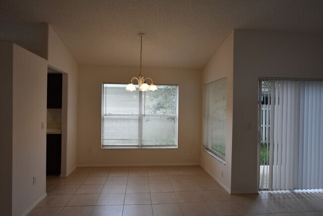 Building Photo - 3 Bedroom, 2 Bath, home for rent at 3240 B...