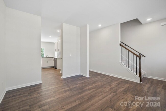 Building Photo - 16116 Trenton Green Ln