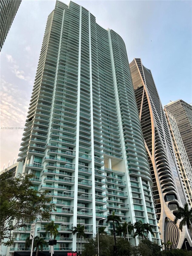 Foto principal - 900 Biscayne Blvd