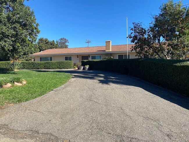 Building Photo - 30459 Rolling Hills Dr