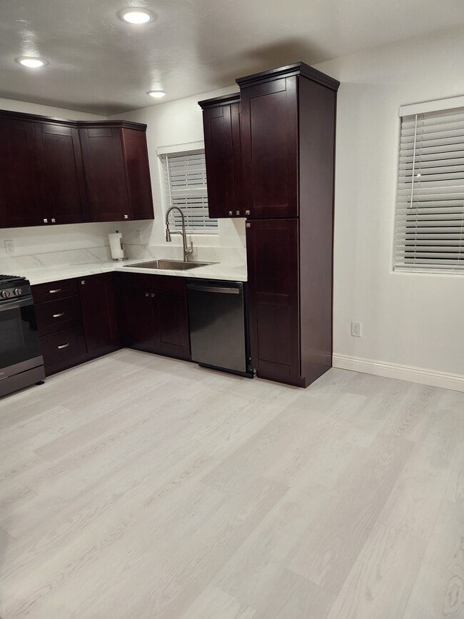 Foto del edificio - 461 Smith Ave