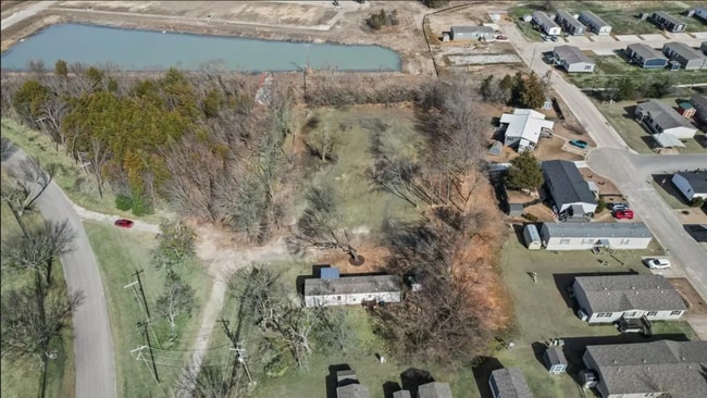 Building Photo - 393 Knollwood Rd