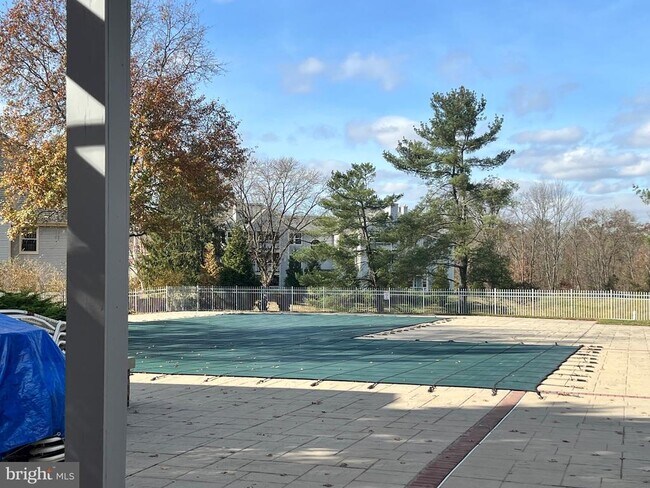 Foto del edificio - 106 Heritage Blvd