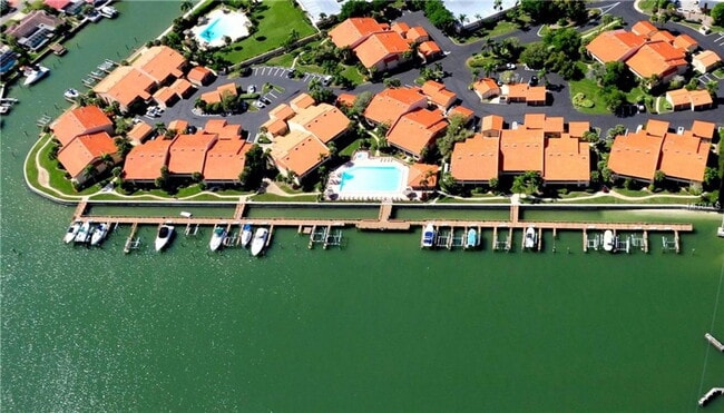 Building Photo - 4770 Brittany Dr S