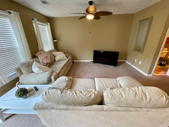 Foto del edificio - Asbury Hills Condominiums-2428 E. University,  Unit 103