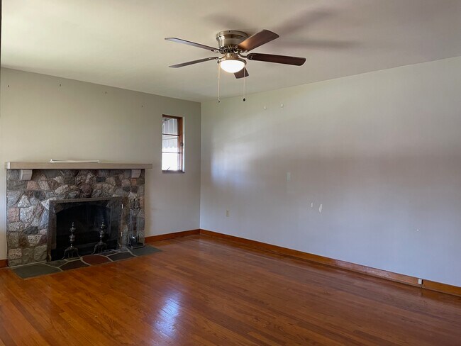 Foto del edificio - 4517 Lincoln Ave