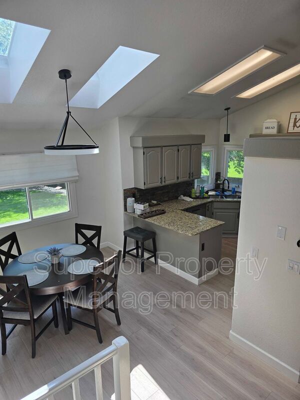 Foto del edificio - 4126 Stoneridge Ct