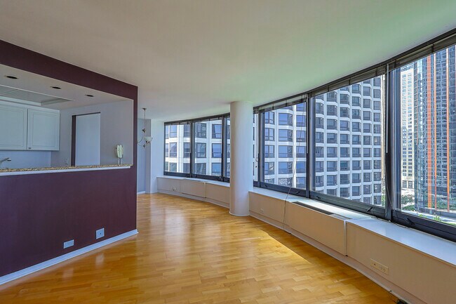 Foto del edificio - 155 N Harbor Dr