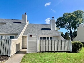 Building Photo - 4 Pillory Cir
