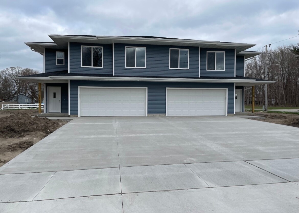 Foto principal - 5711 NW 54th Ct