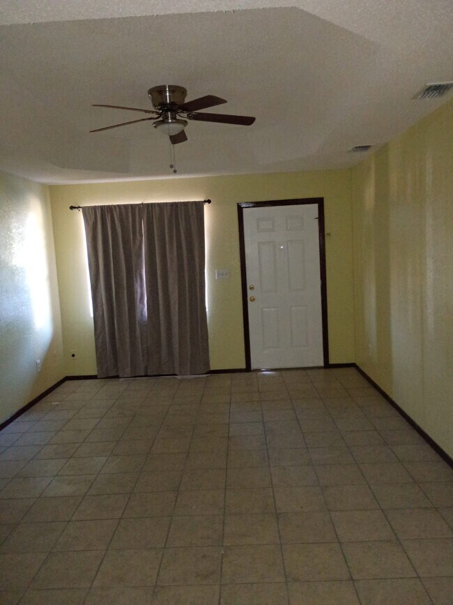 Cocina/sala de estar - 805 W 24th St