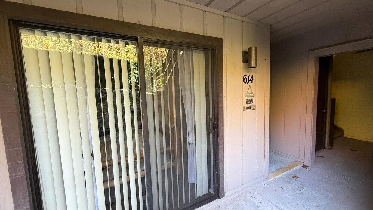 Foto principal - 1081 Cove Rd