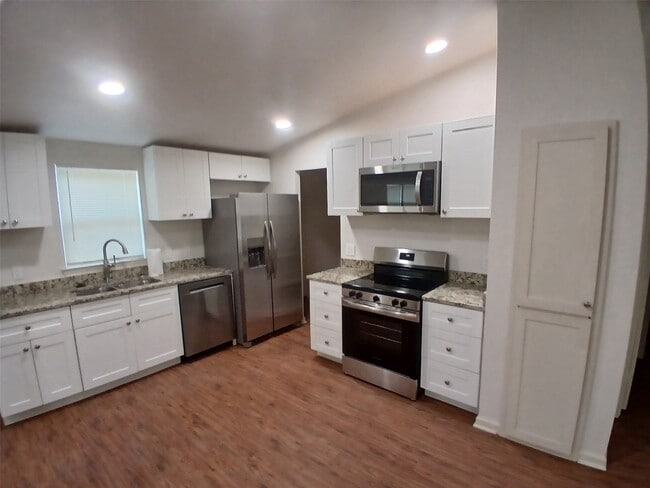 Building Photo - 503 Windmere Cir