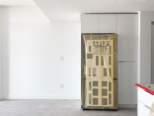 Building Photo - 901-901 Lougheed Hwy.