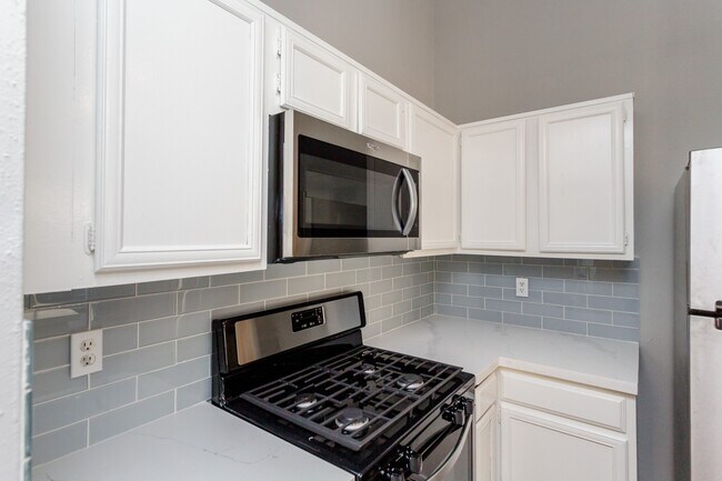 Foto del edificio - 5115 Beaver Hollow Dr