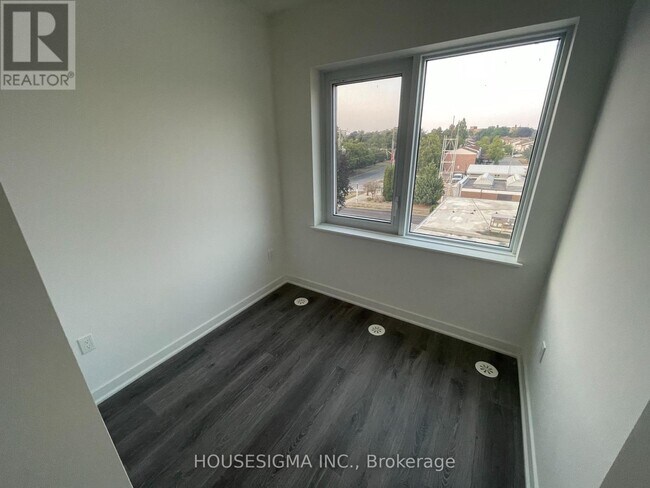 Building Photo - 65-165 Curlew Dr