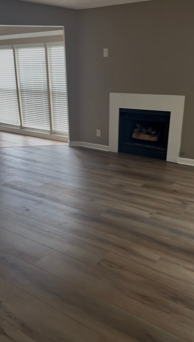 Building Photo - 4293 Parkview Ct