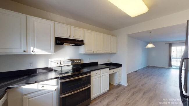 Foto del edificio - 4274 Esplanade Ln