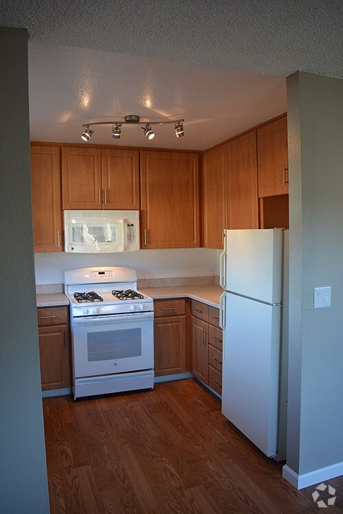 Pet Friendly Apartments For Rent in Marina, CA 21 Rentals